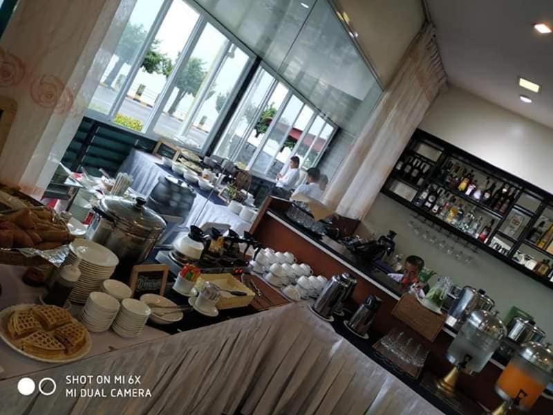 Ngwe Moe Hotel Моламьяйн Экстерьер фото